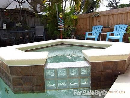 Spa. : Easy maintenance.