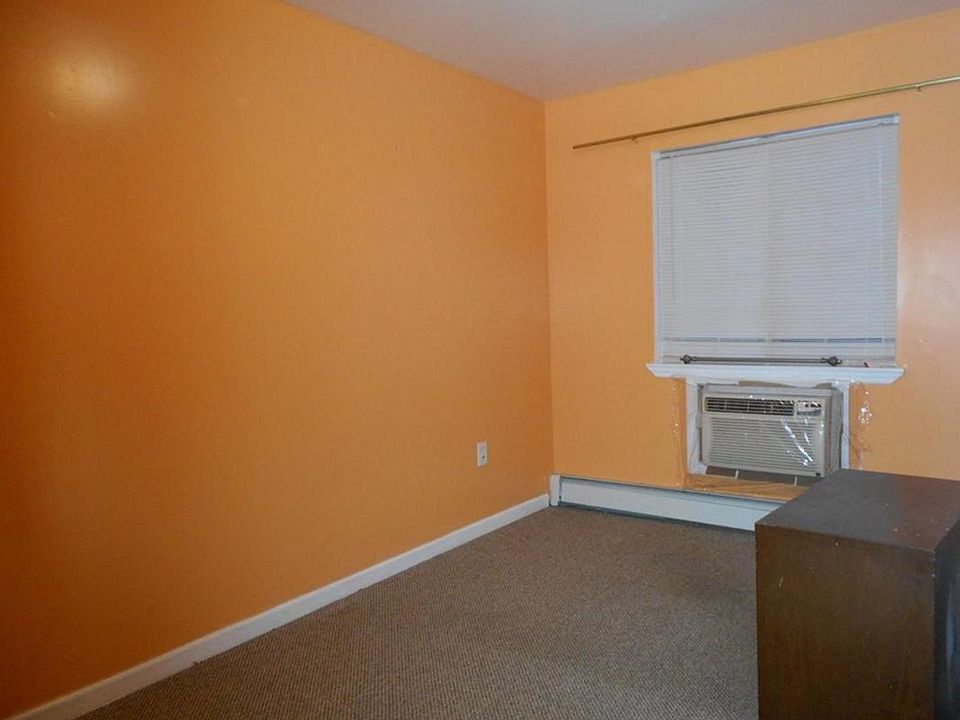 1st image of 2719 Tilden Ave #3