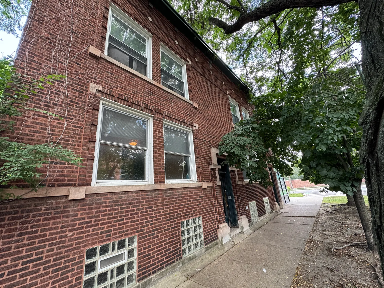 1406 W Berteau Ave — Photo 1