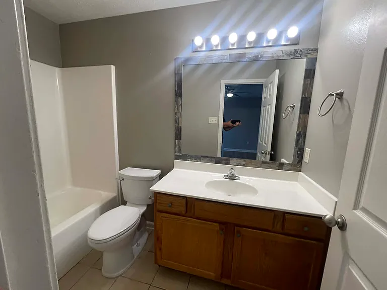 805 Brownstone Dr — Photo 9