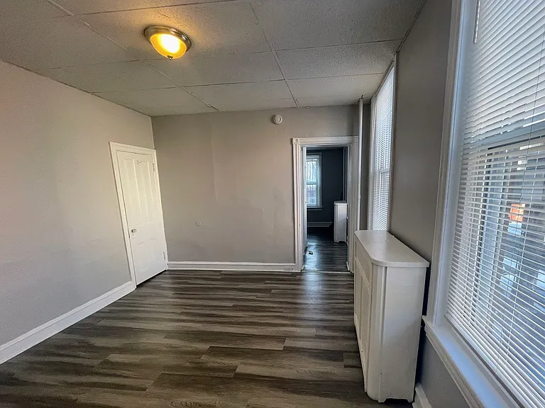 1242 W Allegheny Ave #1R — Photo 4