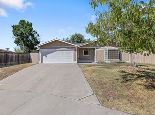 11237 Flora Way, Armona, CA 93202