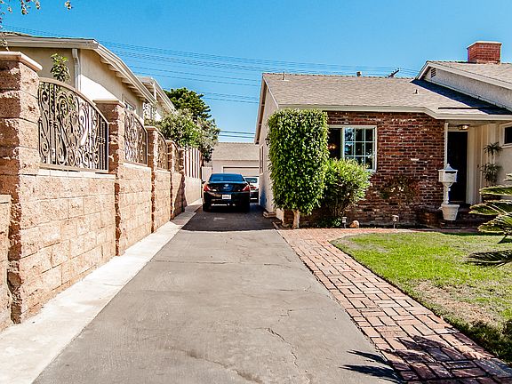 2nd image of 648 Cambridge Dr