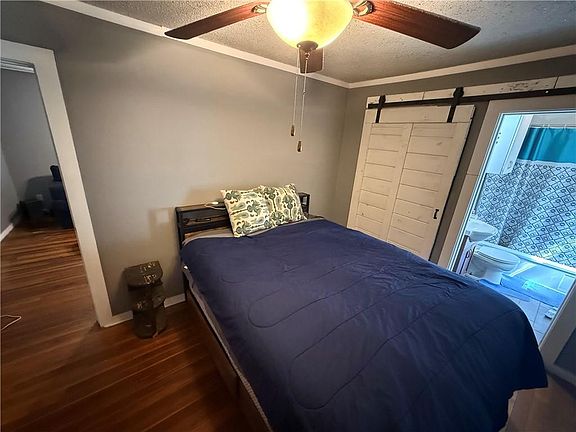 5th image of 324 Plum St