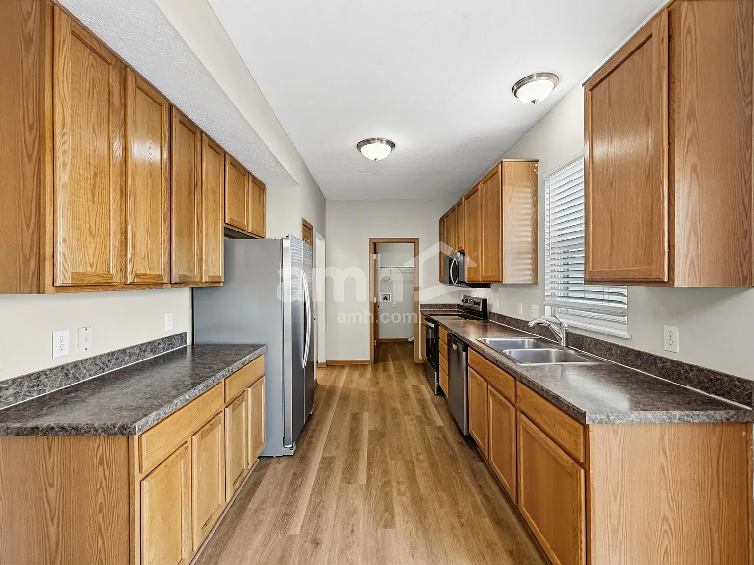 3 bed, 2.5 bath, 1745 sqft, $2,430 — Photo 4