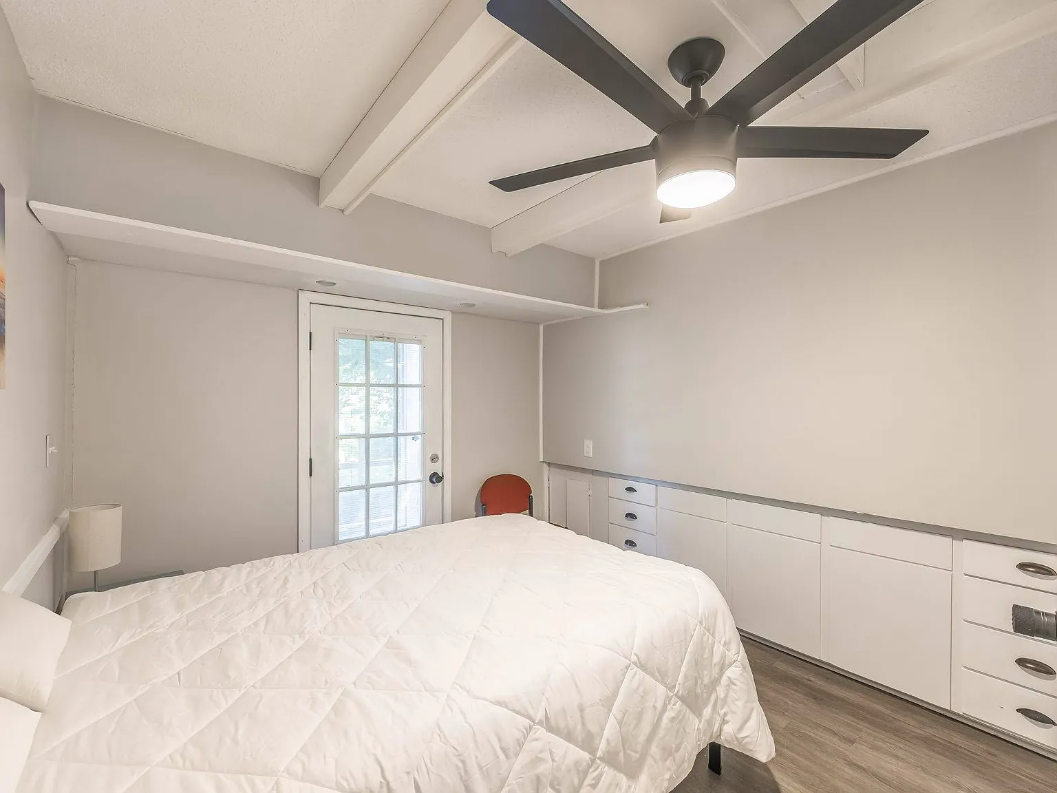 4 bed, 3.0 bath, 1700 sqft, $685 — Photo 1