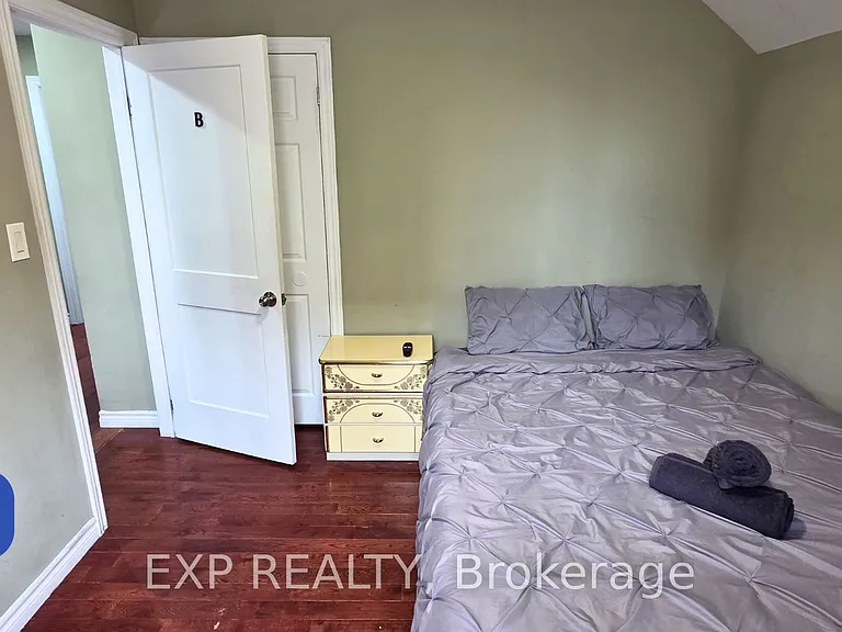 1562 Jane St — Photo 20
