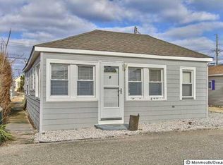 5 1st Ln, Seaside Park, NJ 08752