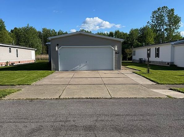 194 Golden Pond Est