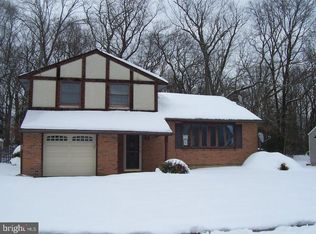 211 Forrest Dr, Turnersville, NJ 08012