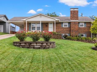 169 Woodmont Dr, Paris, KY 40361