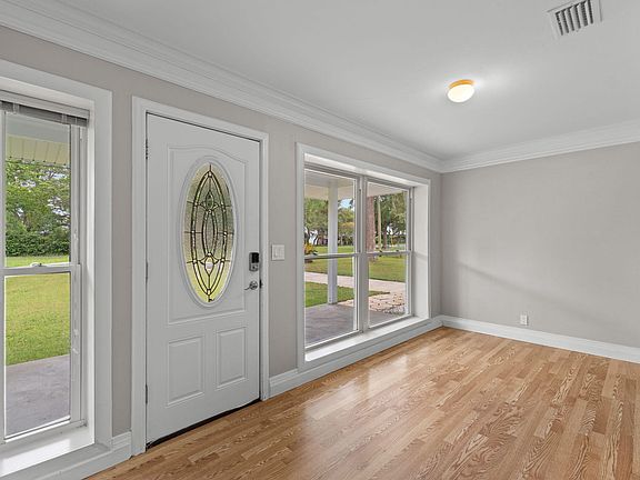 4th image of 920 Beachview Dr