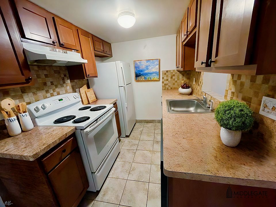 2nd image of 1010 S Armour St #11293017