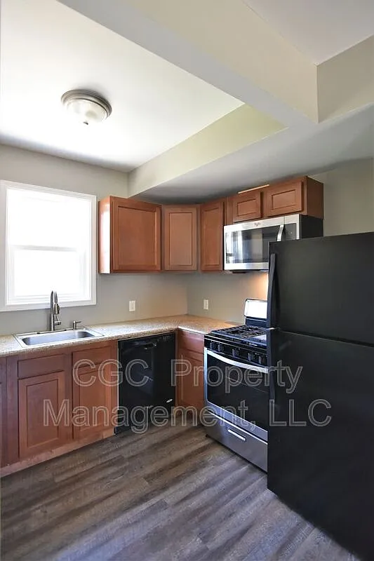 1 bed, 1.0 bath, $900 — Photo 1