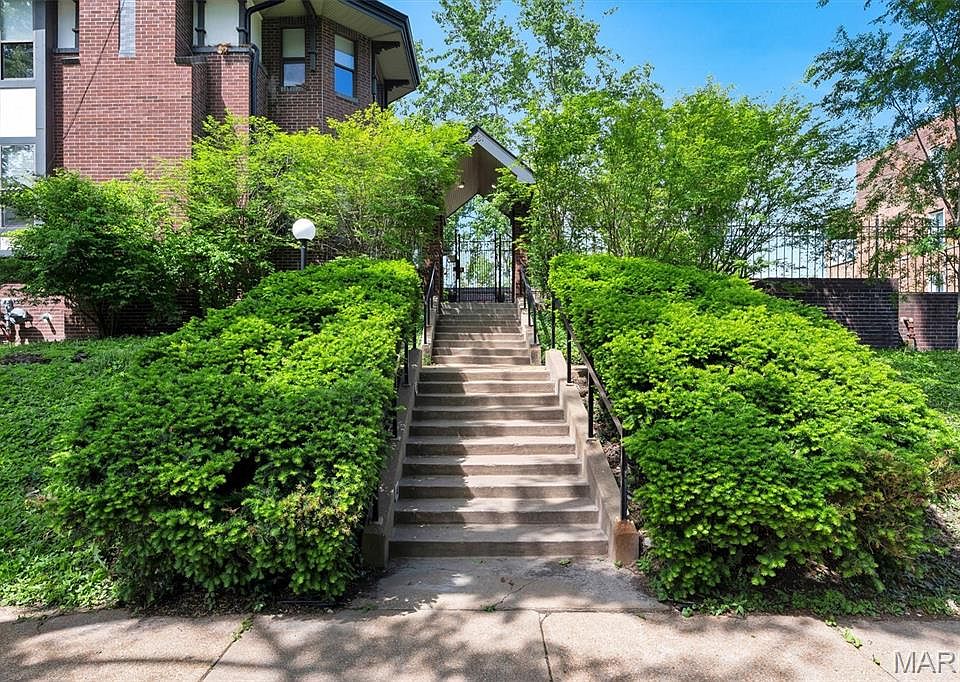 1st image of 5381 Pershing Ave APT 102