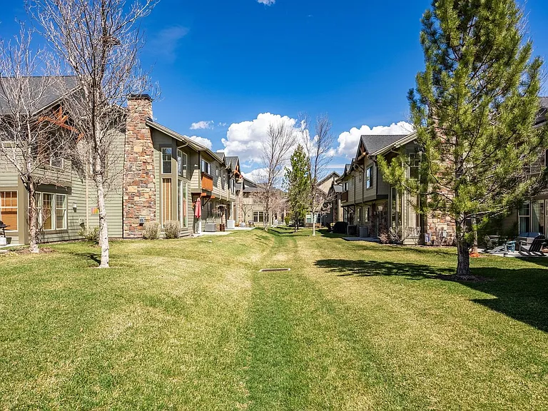 6144 N Fox Point Cir #C2 — Photo 18