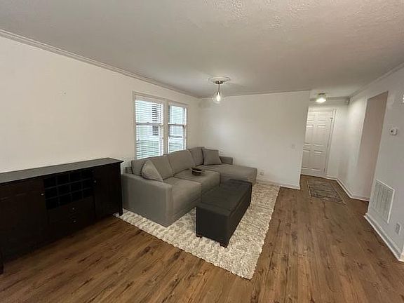 5th image of 1001 Nicholwood Dr APT 205