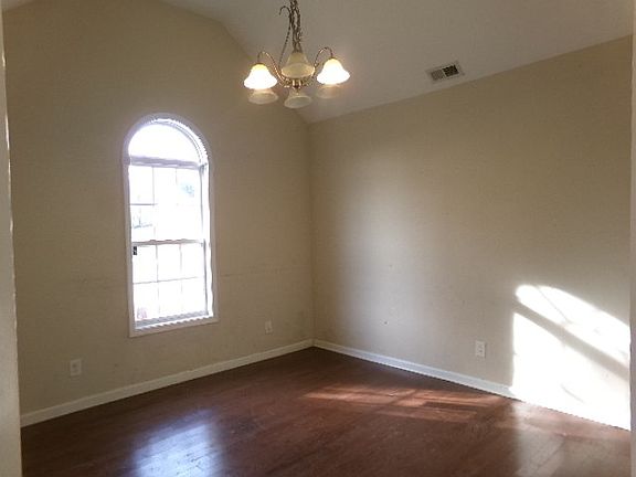 5th image of 1305 Loren Cir