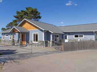 98672 Fox Dr, Brookings, OR 97415