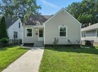 922 Garfield St, Hobart, IN 46342