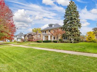 1036 Yorkshire Rd, Grosse Pointe Park, MI 48230