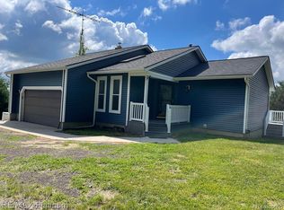 1924 E Beard Rd, Perry, MI 48872