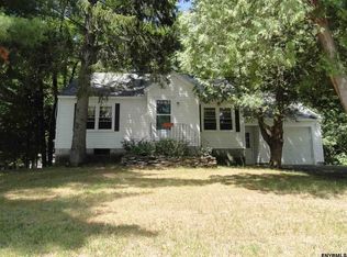 2261 Ghents Rd, Schenectady, NY 12306