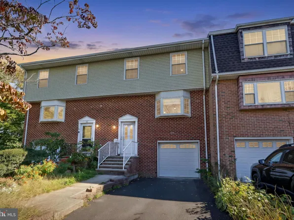 30 Trafalgar Ct, Lawrence Township, NJ 08648