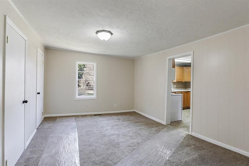 1st image of 165 Upchurch Dr