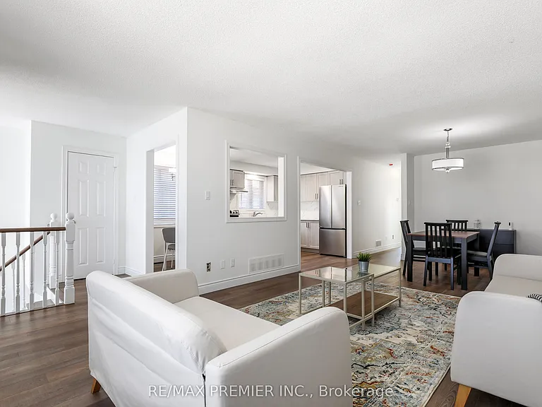 45 Roughley St #UPPER — Photo 9