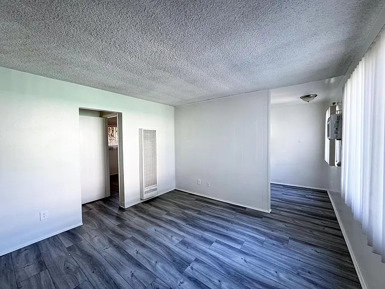 638 S Marengo Ave #6 — Photo 2