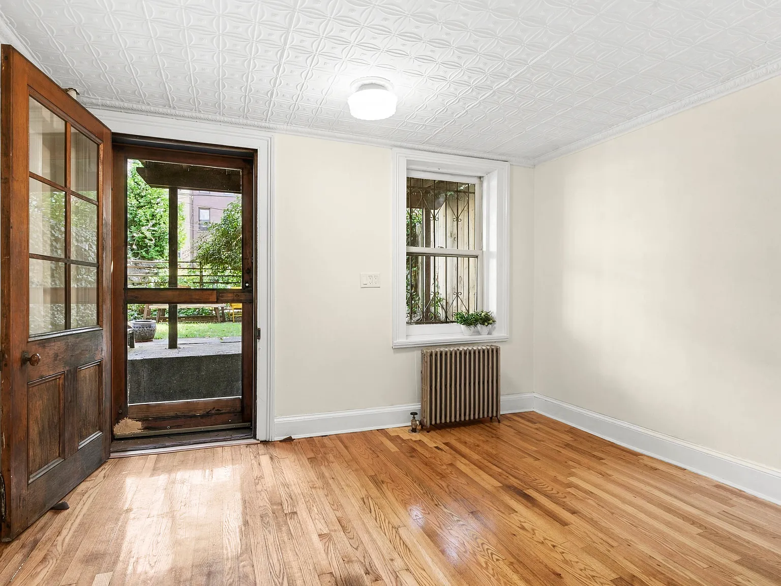447 Waverly Avenue — Photo 3