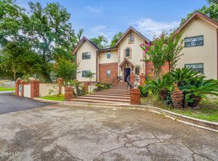 526 N 2nd St, Bay Saint Louis, MS 39520