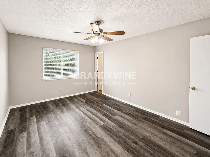 8428 Raymond Ave — Photo 10