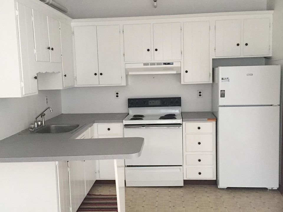 1st image of 4 Essex St APT 2B