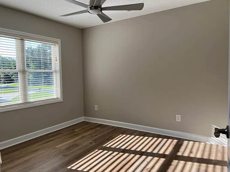 247 Palace Dr — Photo 37