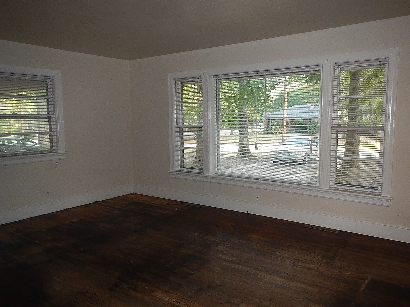 1824 Lynne Ave — Photo 4