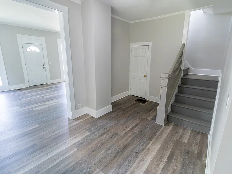 46 Saint Clair St — Photo 6