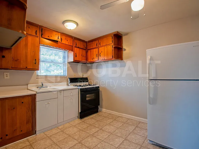 954 Saint Charles Ave NE #2 — Photo 5