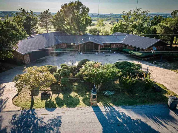 1705 SE Skyline Dr, Lawton, OK 73501