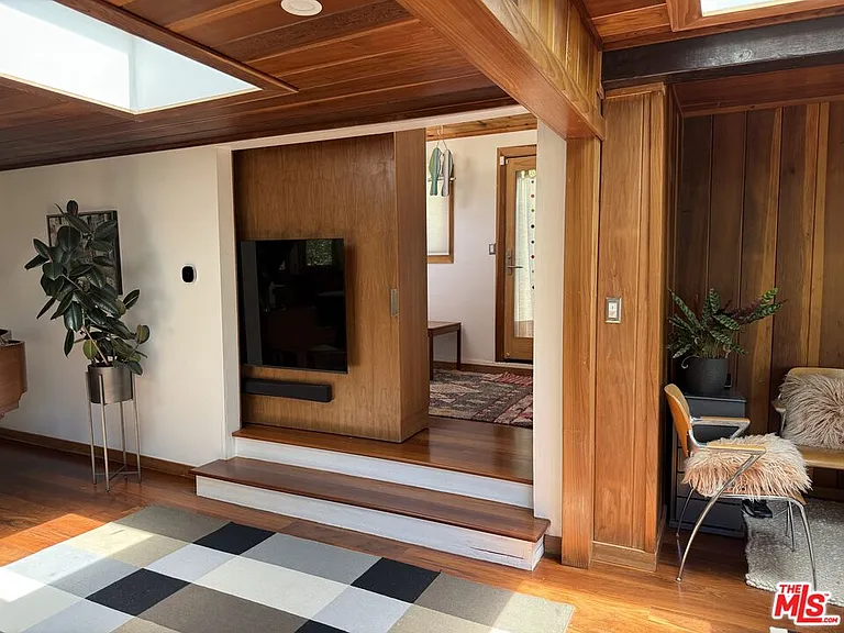 1738 Topanga Skyline Dr — Photo 39