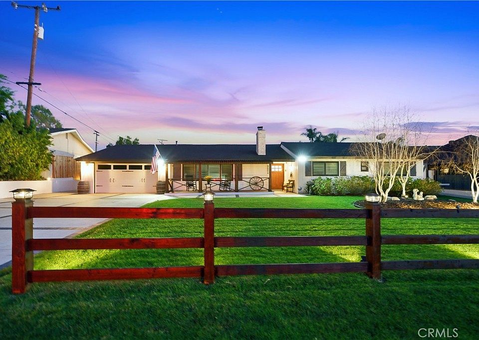 1st image of 9524 La Serna Dr