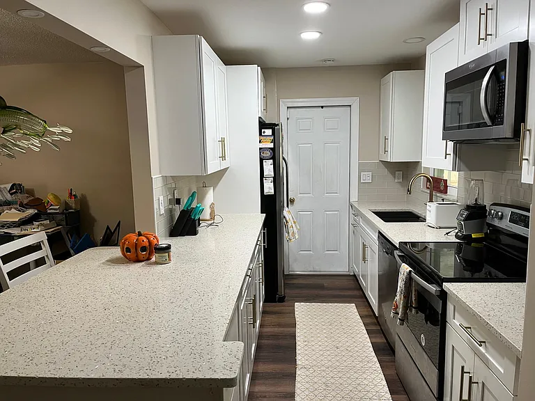 310 Dorchester Dr — Photo 19