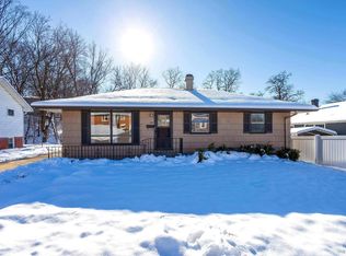 809 Cimarron Dr, Davenport, IA