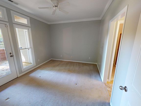 4th image of 1066 Washington St Unit 103