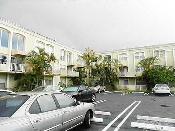 4th image of 18111 NW 68th Ave APT H204