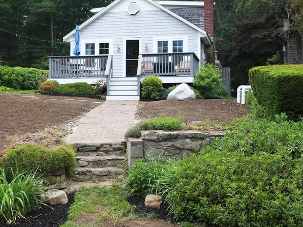 3 Waterview Dr, Lakeville, MA 02347