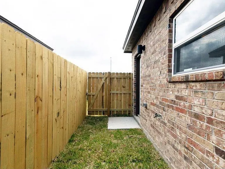 3806 Valeria St #3 — Photo 11