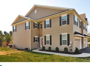 92 New Village Greene Dr, Honey Brook, PA 19344