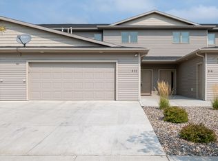 822 Mayflower Dr, Bismarck, ND 58504